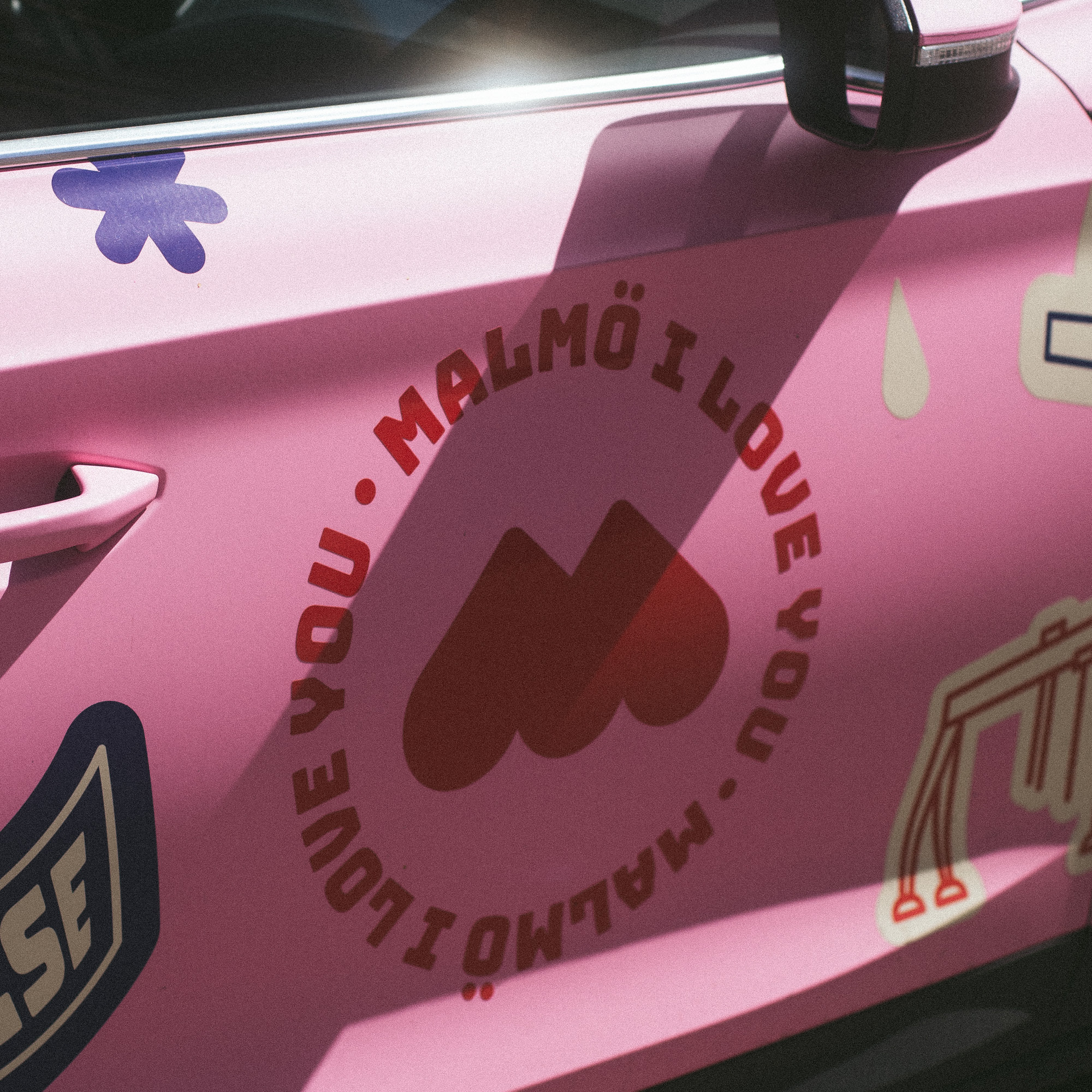 Malmo-I-Love-You-Kolossal-Taxi-Detalj